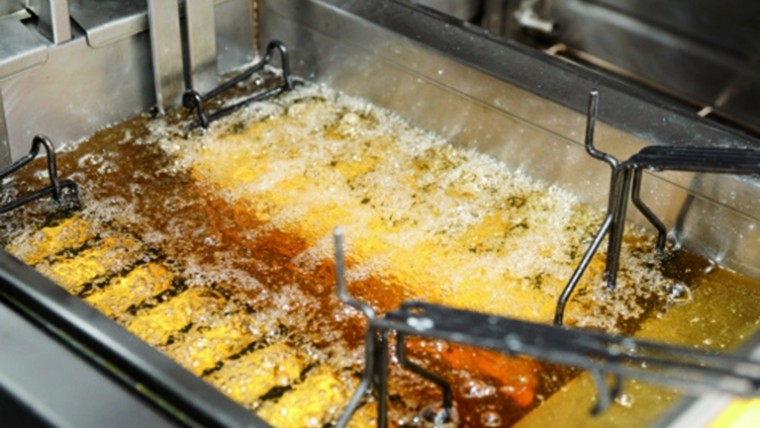 Olio di frittura controllato per una frittura croccante e perfetta